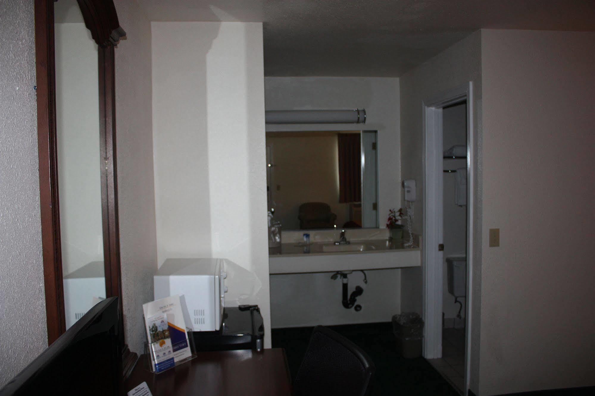 Value Inn & Suites Redding Exteriör bild