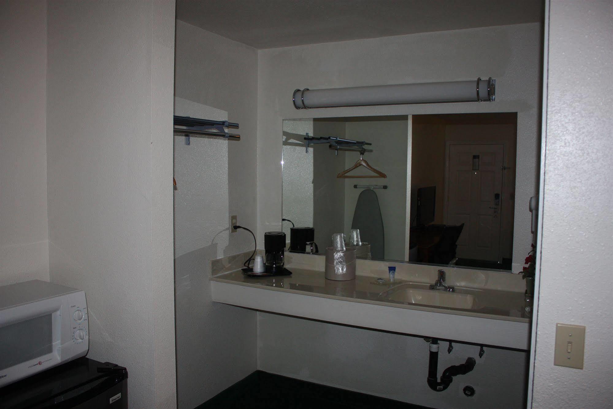 Value Inn & Suites Redding Exteriör bild
