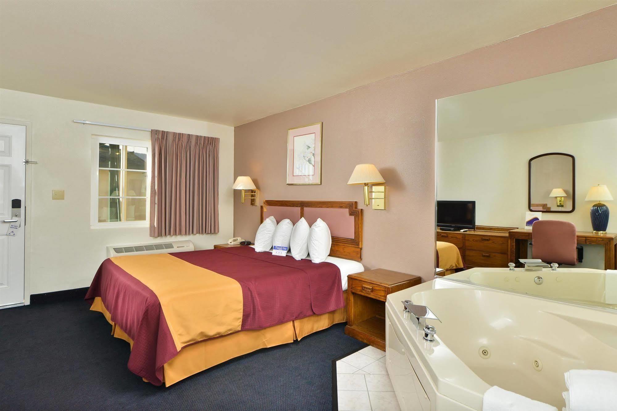 Value Inn & Suites Redding Exteriör bild